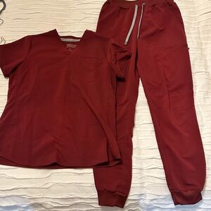 Fabletics Scrub Set